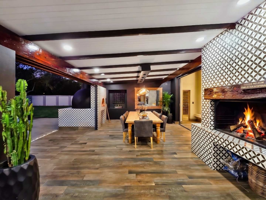 7 Bedroom Property for Sale in Durbanville Western Cape